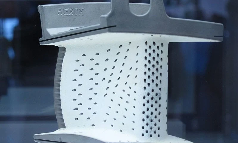Segment d’aube de turbine présentant un réseau de micro-perforations réalisées pour le refroidissement de la pièce.